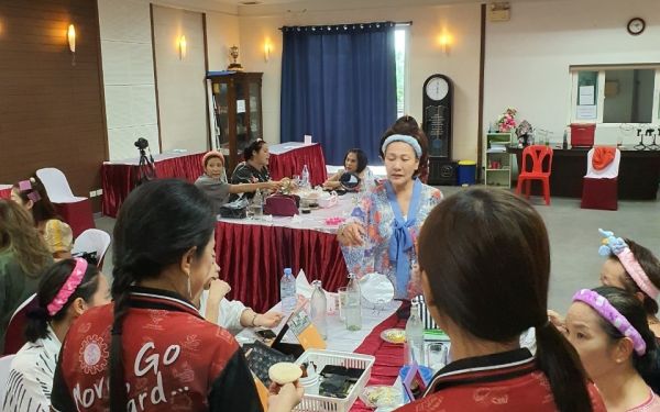 21.06.63 ภาพกิจกรรม Workshop เรียนการแต่งหน้าเพื่อส่งเสริมบุคลิกภาพและโหวงเฮง