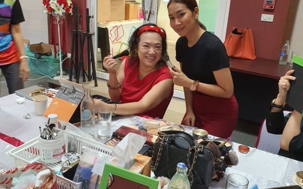 21.06.63 ภาพกิจกรรม Workshop เรียนการแต่งหน้าเพื่อส่งเสริมบุคลิกภาพและโหวงเฮง