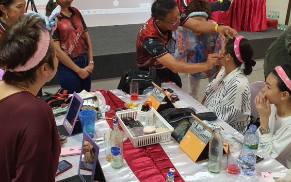 21.06.63 ภาพกิจกรรม Workshop เรียนการแต่งหน้าเพื่อส่งเสริมบุคลิกภาพและโหวงเฮง