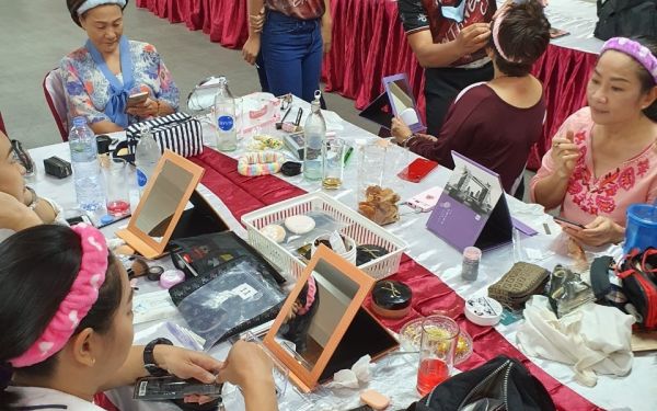 21.06.63 ภาพกิจกรรม Workshop เรียนการแต่งหน้าเพื่อส่งเสริมบุคลิกภาพและโหวงเฮง