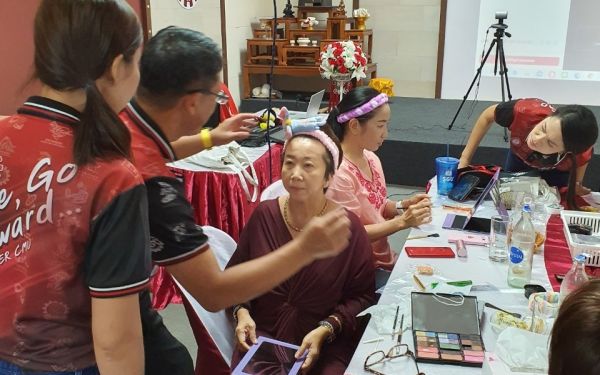 21.06.63 ภาพกิจกรรม Workshop เรียนการแต่งหน้าเพื่อส่งเสริมบุคลิกภาพและโหวงเฮง