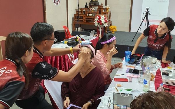 21.06.63 ภาพกิจกรรม Workshop เรียนการแต่งหน้าเพื่อส่งเสริมบุคลิกภาพและโหวงเฮง