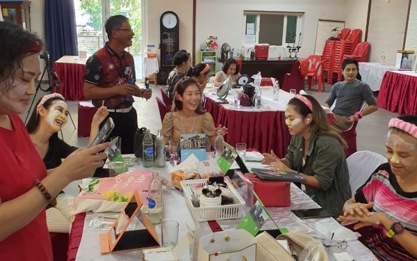 21.06.63 ภาพกิจกรรม Workshop เรียนการแต่งหน้าเพื่อส่งเสริมบุคลิกภาพและโหวงเฮง