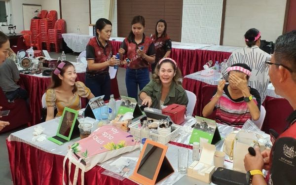 21.06.63 ภาพกิจกรรม Workshop เรียนการแต่งหน้าเพื่อส่งเสริมบุคลิกภาพและโหวงเฮง