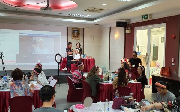 21.06.63 ภาพกิจกรรม Workshop เรียนการแต่งหน้าเพื่อส่งเสริมบุคลิกภาพและโหวงเฮง