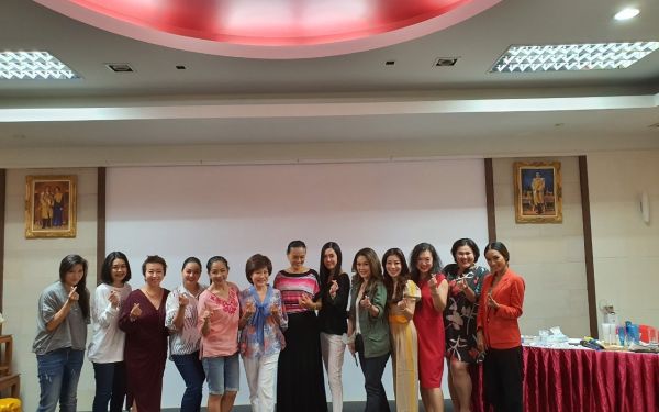 21.06.63 ภาพกิจกรรม Workshop เรียนการแต่งหน้าเพื่อส่งเสริมบุคลิกภาพและโหวงเฮง