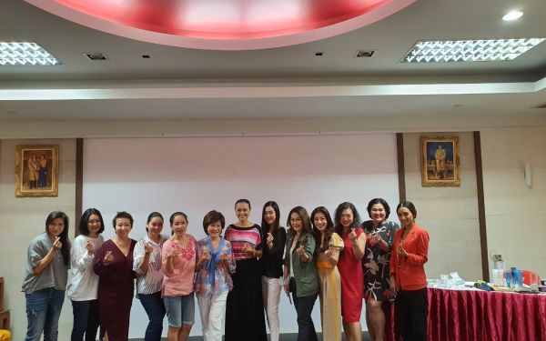 21.06.63 ภาพกิจกรรม Workshop เรียนการแต่งหน้าเพื่อส่งเสริมบุคลิกภาพและโหวงเฮง