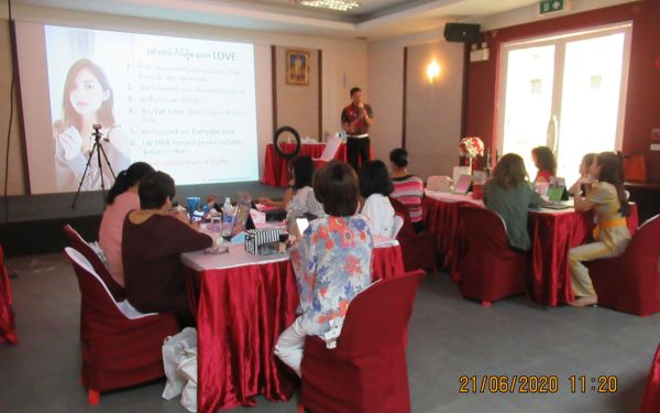 21.06.63 ภาพกิจกรรม Workshop เรียนการแต่งหน้าเพื่อส่งเสริมบุคลิกภาพและโหวงเฮง