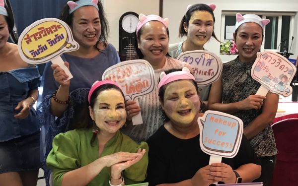 19.07.63 ภาพกิจกรรม Workshop เรียนการแต่งหน้าเพื่อส่งเสริมบุคลิกภาพและโหงวเฮง ครั้งที่ 2