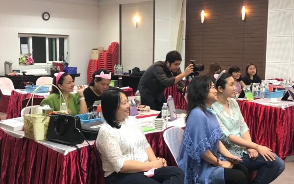 19.07.63 ภาพกิจกรรม Workshop เรียนการแต่งหน้าเพื่อส่งเสริมบุคลิกภาพและโหงวเฮง ครั้งที่ 2
