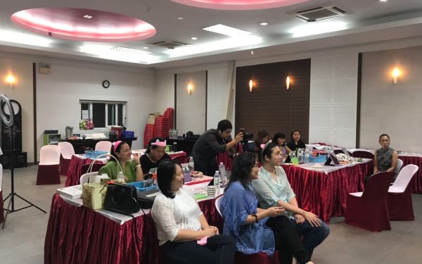 19.07.63 ภาพกิจกรรม Workshop เรียนการแต่งหน้าเพื่อส่งเสริมบุคลิกภาพและโหงวเฮง ครั้งที่ 2