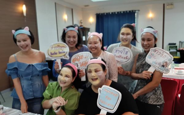 19.07.63 ภาพกิจกรรม Workshop เรียนการแต่งหน้าเพื่อส่งเสริมบุคลิกภาพและโหงวเฮง ครั้งที่ 2