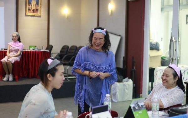 19.07.63 ภาพกิจกรรม Workshop เรียนการแต่งหน้าเพื่อส่งเสริมบุคลิกภาพและโหงวเฮง ครั้งที่ 2