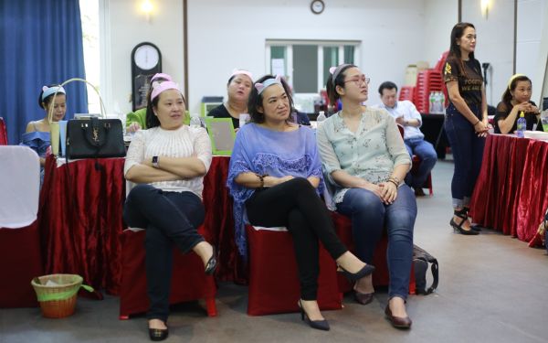 19.07.63 ภาพกิจกรรม Workshop เรียนการแต่งหน้าเพื่อส่งเสริมบุคลิกภาพและโหงวเฮง ครั้งที่ 2