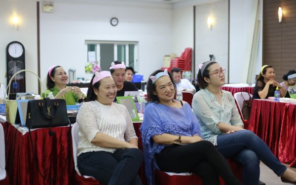 19.07.63 ภาพกิจกรรม Workshop เรียนการแต่งหน้าเพื่อส่งเสริมบุคลิกภาพและโหงวเฮง ครั้งที่ 2