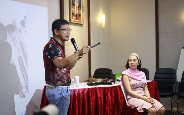 19.07.63 ภาพกิจกรรม Workshop เรียนการแต่งหน้าเพื่อส่งเสริมบุคลิกภาพและโหงวเฮง ครั้งที่ 2