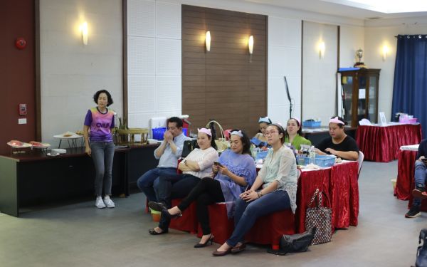 19.07.63 ภาพกิจกรรม Workshop เรียนการแต่งหน้าเพื่อส่งเสริมบุคลิกภาพและโหงวเฮง ครั้งที่ 2