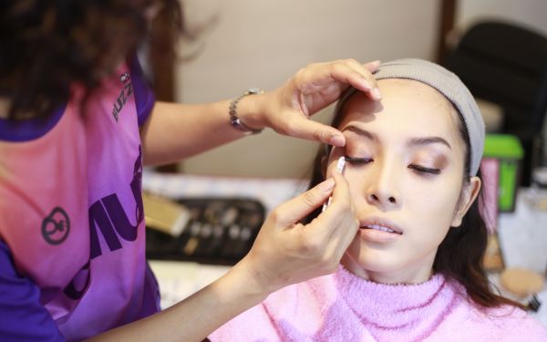 19.07.63 ภาพกิจกรรม Workshop เรียนการแต่งหน้าเพื่อส่งเสริมบุคลิกภาพและโหงวเฮง ครั้งที่ 2