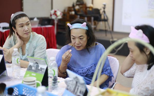 19.07.63 ภาพกิจกรรม Workshop เรียนการแต่งหน้าเพื่อส่งเสริมบุคลิกภาพและโหงวเฮง ครั้งที่ 2