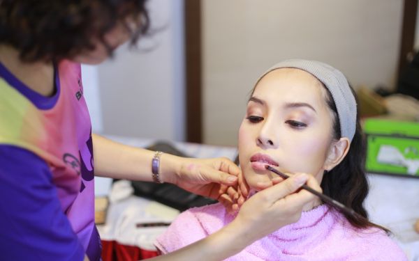 19.07.63 ภาพกิจกรรม Workshop เรียนการแต่งหน้าเพื่อส่งเสริมบุคลิกภาพและโหงวเฮง ครั้งที่ 2