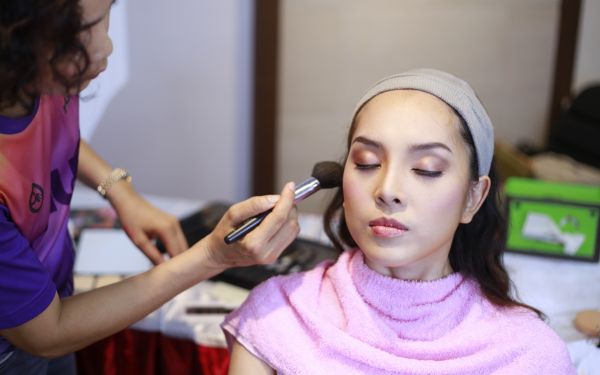 19.07.63 ภาพกิจกรรม Workshop เรียนการแต่งหน้าเพื่อส่งเสริมบุคลิกภาพและโหงวเฮง ครั้งที่ 2