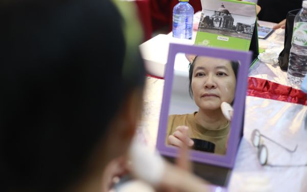 19.07.63 ภาพกิจกรรม Workshop เรียนการแต่งหน้าเพื่อส่งเสริมบุคลิกภาพและโหงวเฮง ครั้งที่ 2