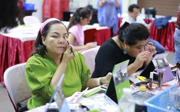 19.07.63 ภาพกิจกรรม Workshop เรียนการแต่งหน้าเพื่อส่งเสริมบุคลิกภาพและโหงวเฮง ครั้งที่ 2