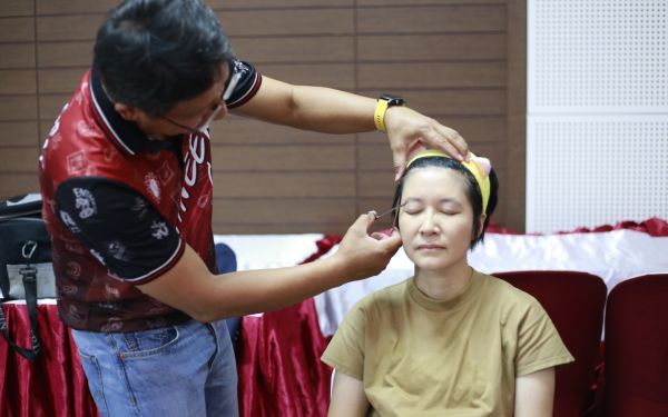 19.07.63 ภาพกิจกรรม Workshop เรียนการแต่งหน้าเพื่อส่งเสริมบุคลิกภาพและโหงวเฮง ครั้งที่ 2