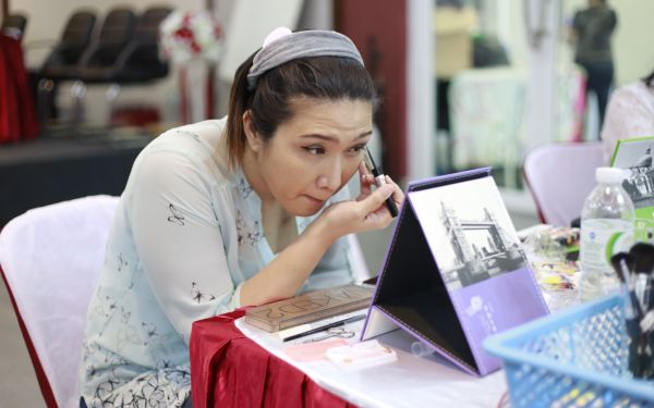 19.07.63 ภาพกิจกรรม Workshop เรียนการแต่งหน้าเพื่อส่งเสริมบุคลิกภาพและโหงวเฮง ครั้งที่ 2