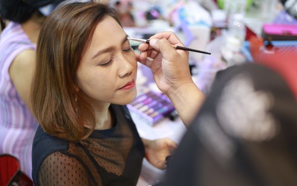 19.07.63 ภาพกิจกรรม Workshop เรียนการแต่งหน้าเพื่อส่งเสริมบุคลิกภาพและโหงวเฮง ครั้งที่ 2