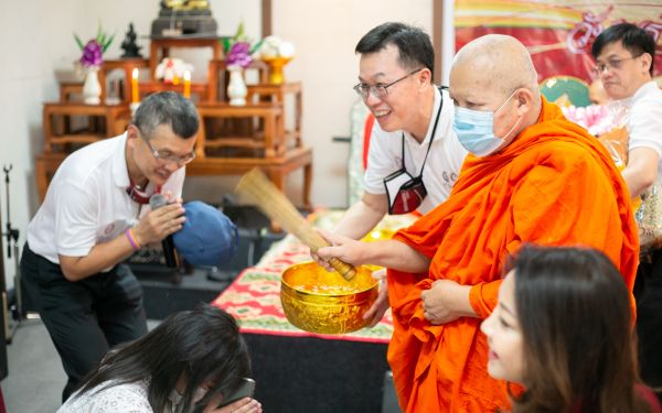 09.09.63 งานพิธีทำบุญสมาคมฯ และพิธีแสดงมุทิตาจิตต่อนักศึกษาเก่ารุ่น 9