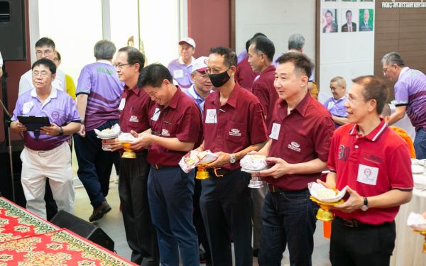 09.09.63 งานพิธีทำบุญสมาคมฯ และพิธีแสดงมุทิตาจิตต่อนักศึกษาเก่ารุ่น 9