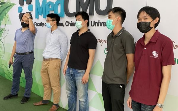 19.05.64 มอบหุ่นยนต์ไอยราให้ รพ.มหาราชนครเชียงใหม่