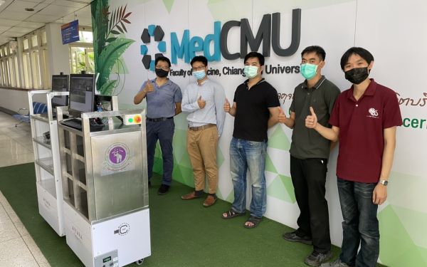 19.05.64 มอบหุ่นยนต์ไอยราให้ รพ.มหาราชนครเชียงใหม่