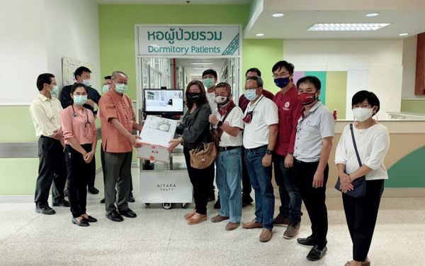 28.05.64 สมาคม/มูลนิธิ และคณะวิศวกรรมศาสตร์ มช. เข้าร่วมประชุมและมอบหุ่นยนต์พร้อมหน้า N95 ณ รพ.จอมทอง