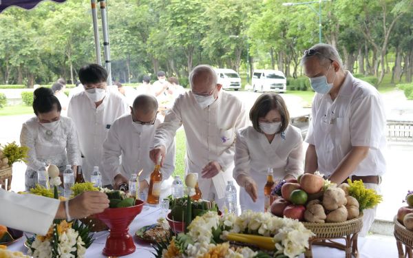 05.06.65 พิธีบวงสรวงศาลพระภูมิ มหาวิทยาลัยเชียงใหม่