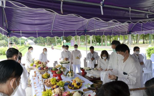 05.06.65 พิธีบวงสรวงศาลพระภูมิ มหาวิทยาลัยเชียงใหม่