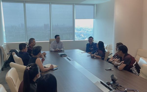 ภาพบรรยากาศเข้าแสดงความยินดี กับ รองอธิบดีกรมเชื้อเพลิงธรรมชาติ