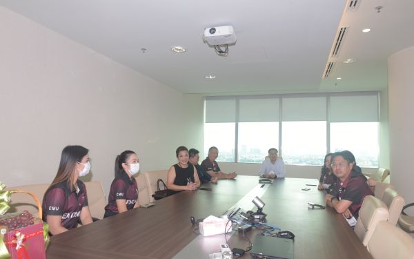 ภาพบรรยากาศเข้าแสดงความยินดี กับ รองอธิบดีกรมเชื้อเพลิงธรรมชาติ