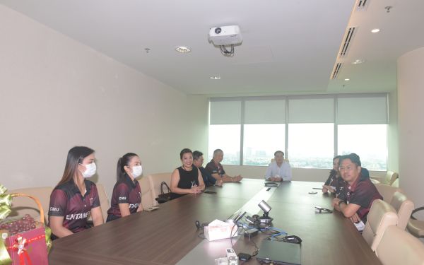 ภาพบรรยากาศเข้าแสดงความยินดี กับ รองอธิบดีกรมเชื้อเพลิงธรรมชาติ