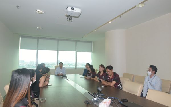 ภาพบรรยากาศเข้าแสดงความยินดี กับ รองอธิบดีกรมเชื้อเพลิงธรรมชาติ