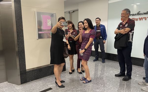 ภาพบรรยากาศเข้าแสดงความยินดี กับ รองอธิบดีกรมเชื้อเพลิงธรรมชาติ