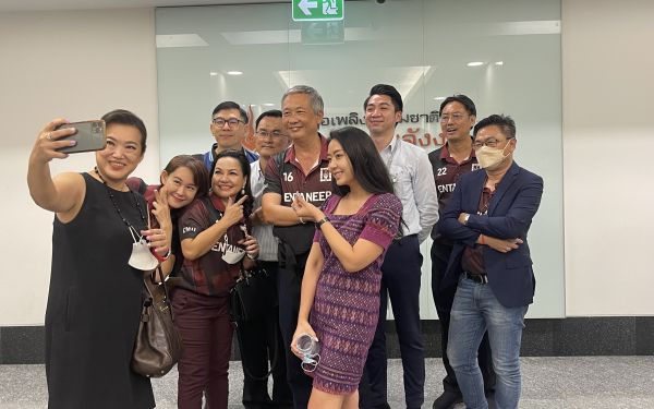 ภาพบรรยากาศเข้าแสดงความยินดี กับ รองอธิบดีกรมเชื้อเพลิงธรรมชาติ