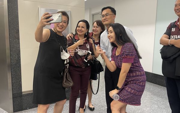 ภาพบรรยากาศเข้าแสดงความยินดี กับ รองอธิบดีกรมเชื้อเพลิงธรรมชาติ