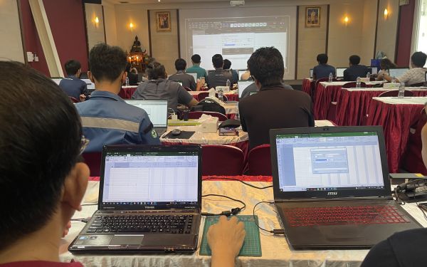 ภาพบรรยาการกิจกรรมสัมมนาเชิงปฎิบัติการ “พี่สอนน้อง” (Hand On The Job)