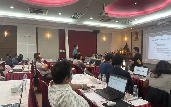 ภาพบรรยาการกิจกรรมสัมมนาเชิงปฎิบัติการ “พี่สอนน้อง” (Hand On The Job)