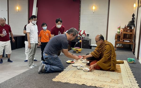 ภาพบรรยากาศสนทนาธรรมและพบปะสังสรรค์ รุ่น 18