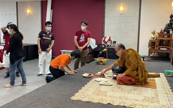 ภาพบรรยากาศสนทนาธรรมและพบปะสังสรรค์ รุ่น 18