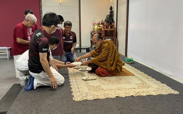 ภาพบรรยากาศสนทนาธรรมและพบปะสังสรรค์ รุ่น 18