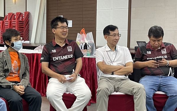 ภาพบรรยากาศสนทนาธรรมและพบปะสังสรรค์ รุ่น 18